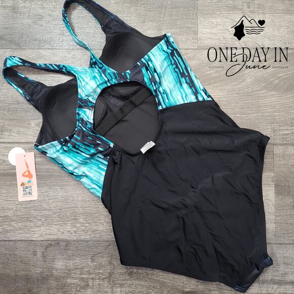 Charmo Sport One Piece Swimsuit Size M - Picture 7 of 7